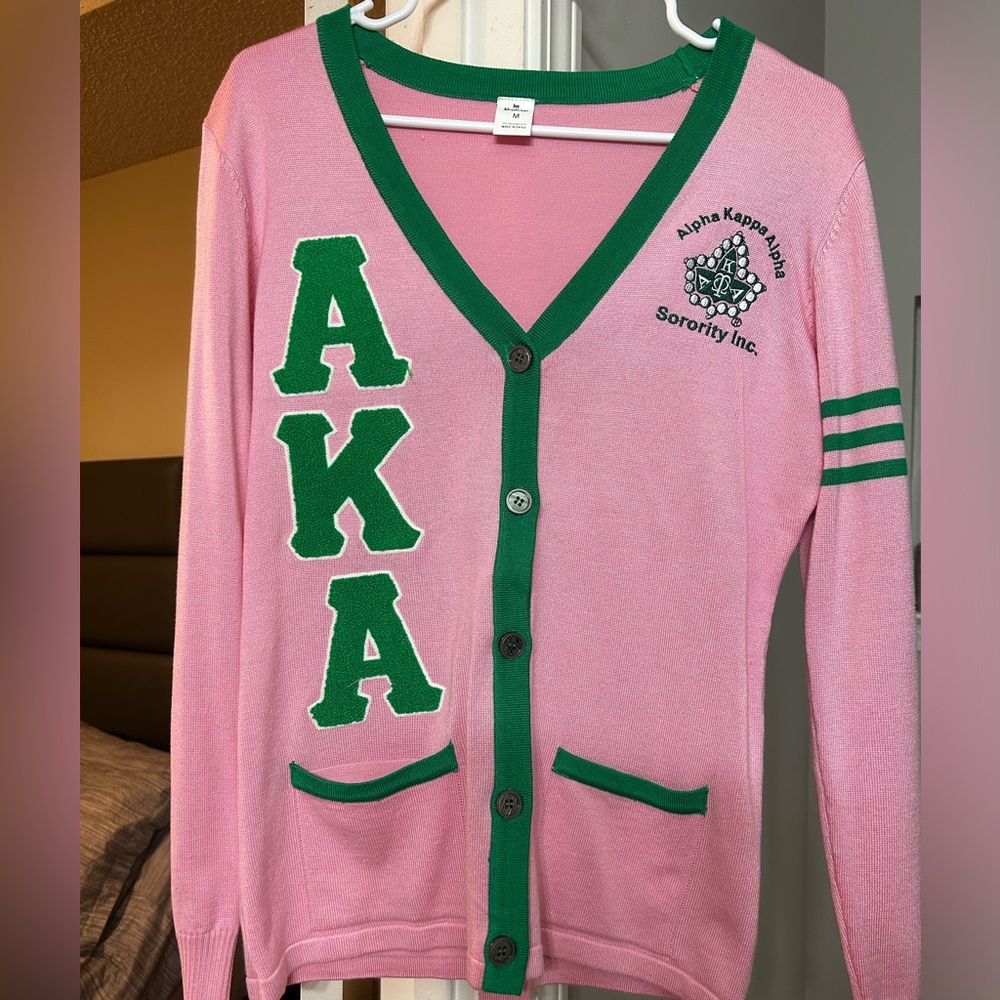 AKA IvyBox Cardigan